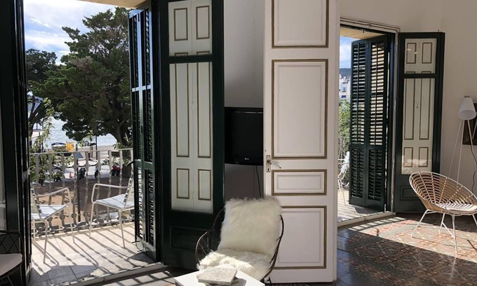 Cadaques Apartment | PASSEIG - Unique apartment in the town centre of Cadaqués