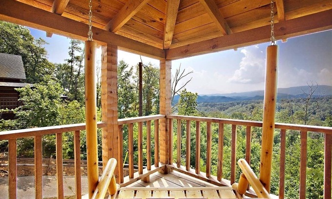 Sevierville Cabin | Passion's Peak - Sleeps 2
