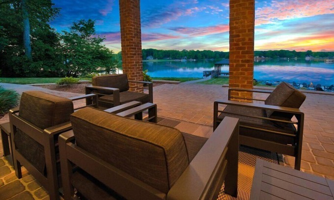 Mayhew House | Pathway Bay with optional boat rental