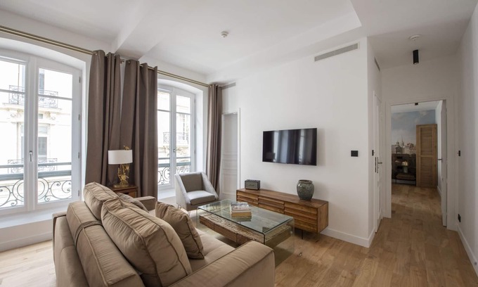 Faubourg-du-Roule Apartment | Patras, 4 stars, Luxury at 1 minute walk to the Champs-Elysées
