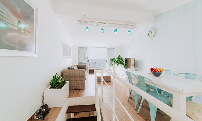 Prazeres House | Paul do Mar Beach House