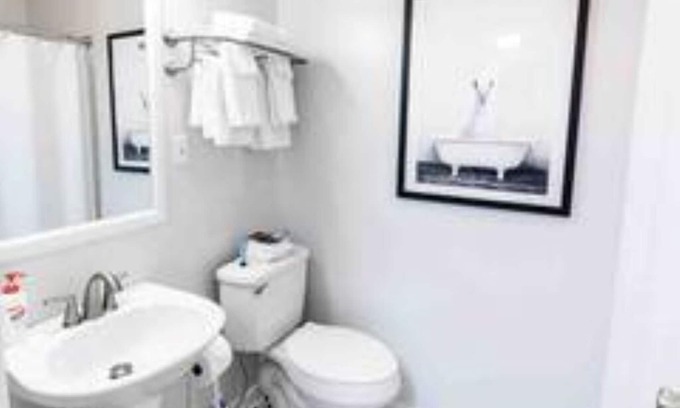 Helen Condo | Paul's Apartment - 55in TV, Wi-Fi, kitchenette