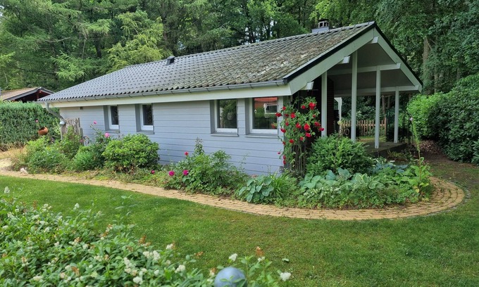 Silberstedt House | Paulsen: Holiday home with fenced garden and fireplace - Ferienhaus Paulsen