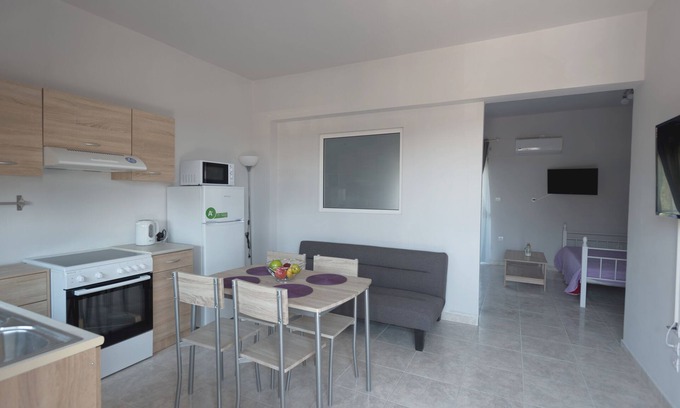 Psinthos Apartment | Paulsia Apartment#2 Brand new apartment in Psintos village