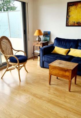 Proce Apartment | Pause Chezine - Terrace near park and river