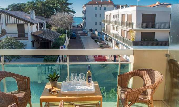 Le Moulleau Apartment | Pause Moulleau - terrasse et parking coeur Moulleau