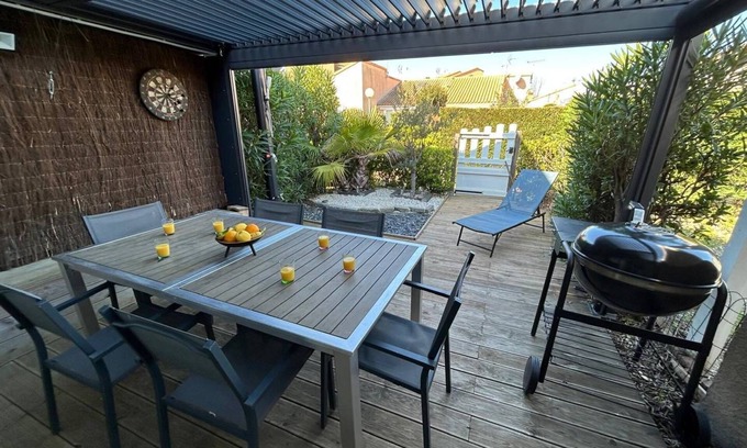 Valras-Plage Apartment | Pavilion Swimming Pool Private Parking