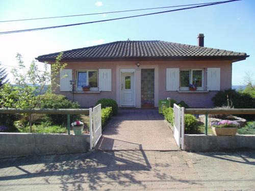 Anould House | Pavillon au calme avec cheminée près de Gérardmer, Wi-Fi, terrasses et garage - FR-1-589-75