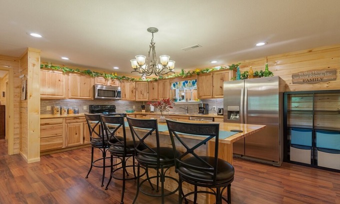 Cosby Cabin | Paws Den is a 2 Bedroom 2 Bath with Hot Tub