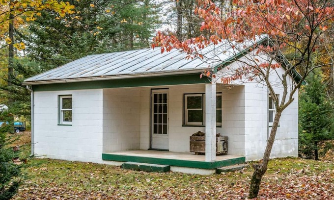 Dayton Cabin | Payne Cabin- Ultimate Glamping Experience