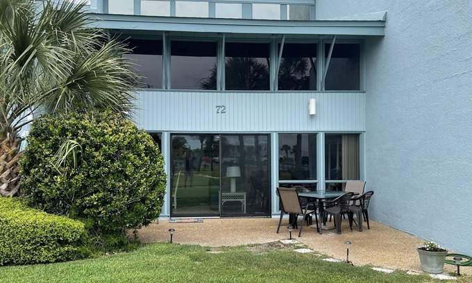 Sunnyside House | PCB west end family resort remaining Aug ‘25 rates reduced to 150 a night!