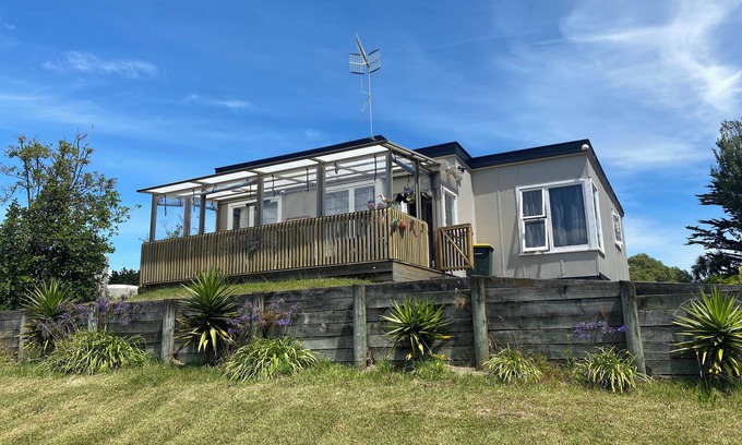 Hokio Beach House | PEACE AND QUIET AT HOKIO BEACH, CLOSE TO LEVIN, PET FRIENDLY