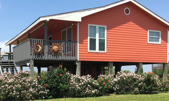Crystal Beach House | Peace and Tranquility - 3 minute walk to beach! Ocean Views from deck!