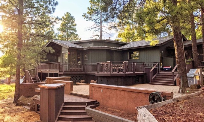 Parks Cabin | *Peace+Pines Paradise* - Cozy Luxury in the Forest