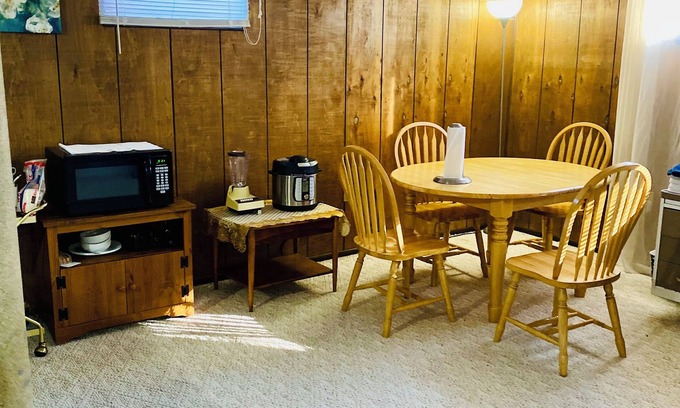 Elsmere House | Peaceful 1 bedroom 1 full bath separate entrance basement in central Florence ky