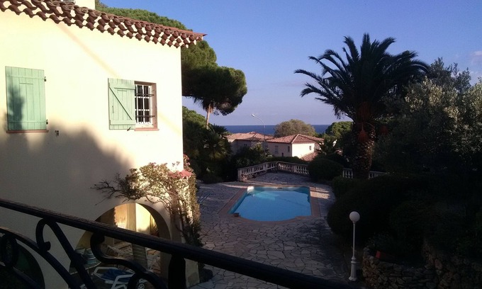 Plage de la Garonnette Villa | Peaceful 1930s villa just a stone's throw from the sea
