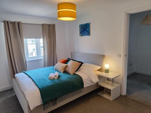 Witney House | Peaceful 2BR Retreat w Garden Near Oxford