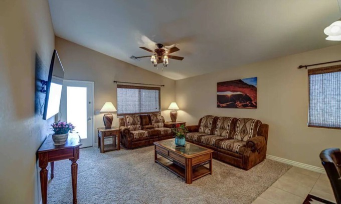 Casa Grande House | Peaceful 3-bdrm Residential House with Home Office