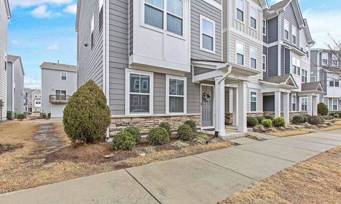 Northeast Raleigh House | Peaceful 3-bedroom house with AC in Raleigh