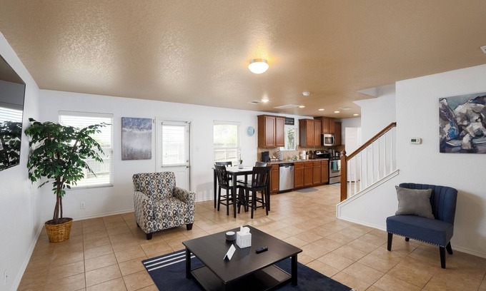 San Antonio House | Peaceful 3BD/2.5BA/SeaWorld/Lackland AFB