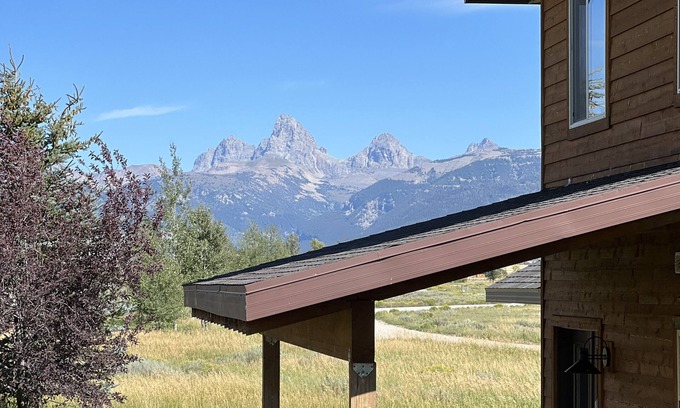Leigh Creek Estates House | Peaceful 3BR - 20mins from Resort + Stunning Grand Teton Views!