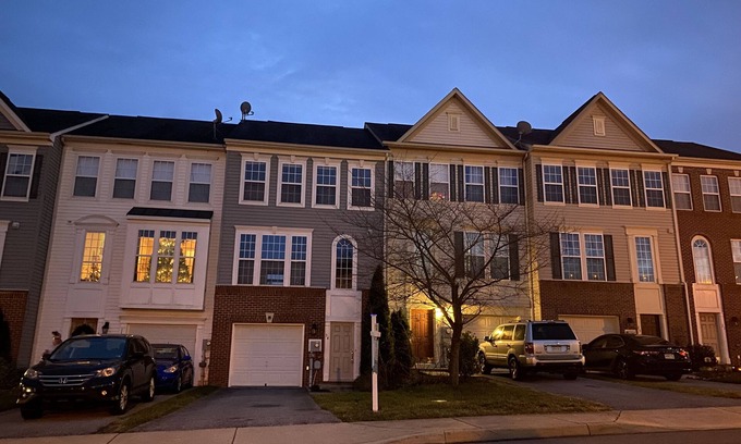 Potomac House | Peaceful 3br 4ba home, near nature preserves, casino, shopping. Pet friendly!