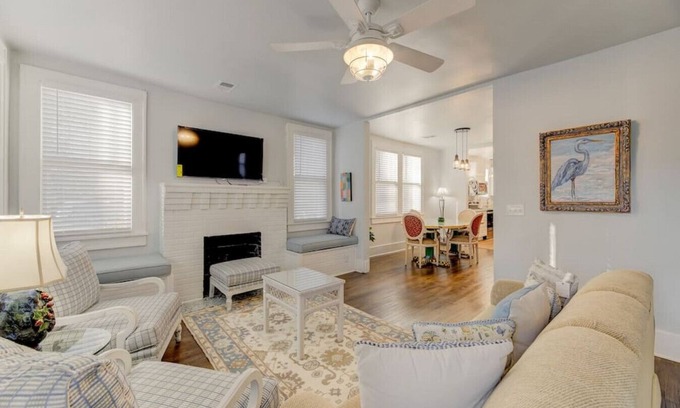 Rosewood House | Peaceful 3BR | Centrally located in DT Columbia