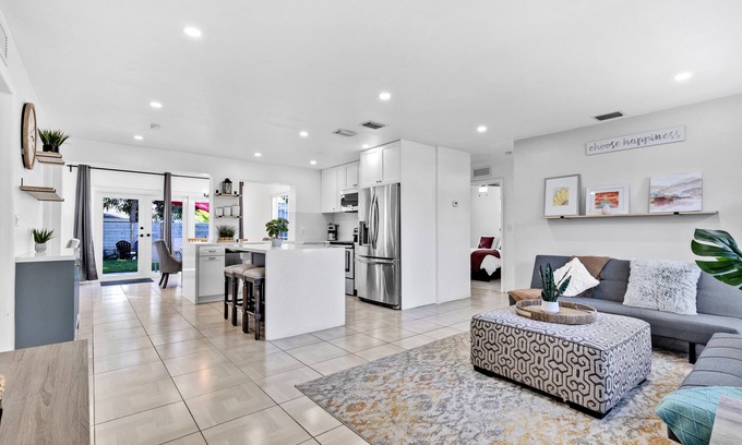 Driftwood House | Peaceful 3BR House Relax Backyard 16 mins to Ocean