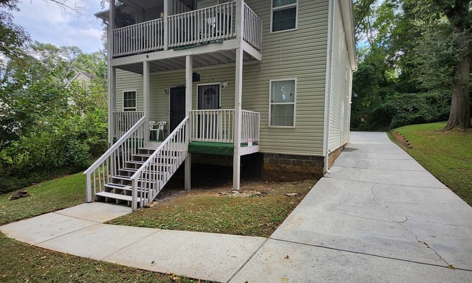 Atlanta House | Peaceful 4-bedroom townhome with AC in Atlanta