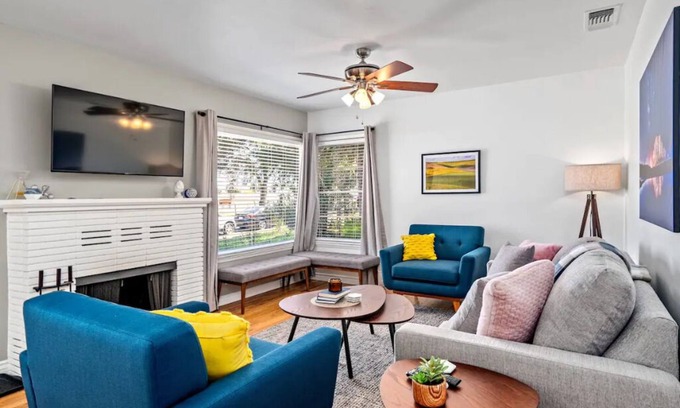 Paso Robles House | Peaceful, AC, WiFi, FPit, BBQ, Mile2DwnTwn, DogsOk