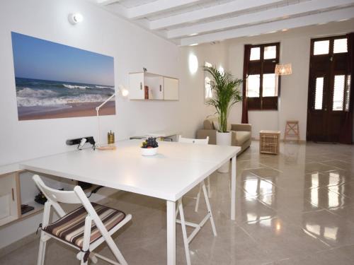 Olhao House | Peaceful Algarve Getaway, cleaning included