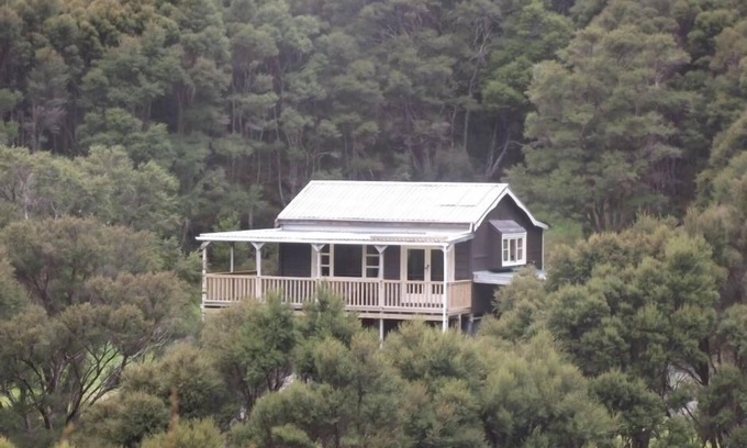 Tora Cabin | Peaceful and cosy off-grid nature hideaway, South Wairarapa