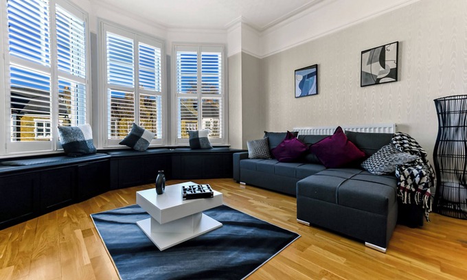 Cazenove House | Peaceful and Radiant 3BR Flat
