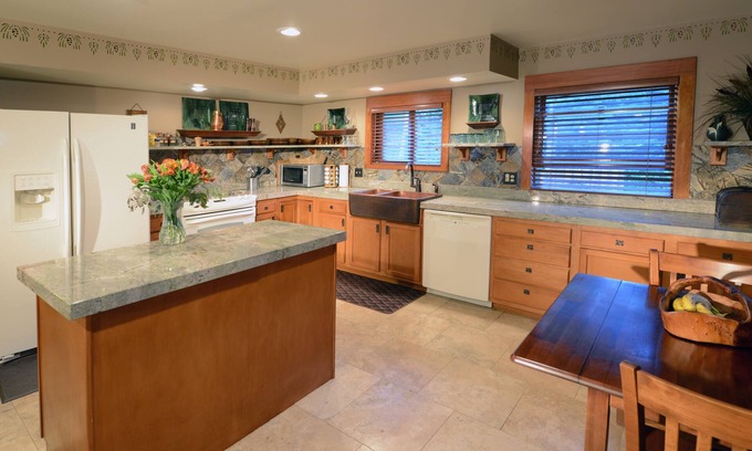 Rye House | Peaceful and Scenic Lodging in Rye Colorado