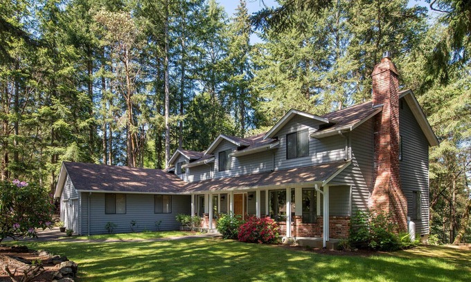 Gig Harbor House | Peaceful and spacious Gig Harbor home, closest to Narrows Bridge