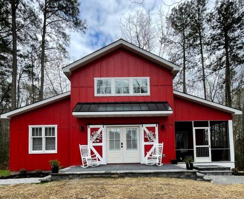 Lanexa House | Peaceful Barn Rental in the Woods Perfect for Glamping in Virginia