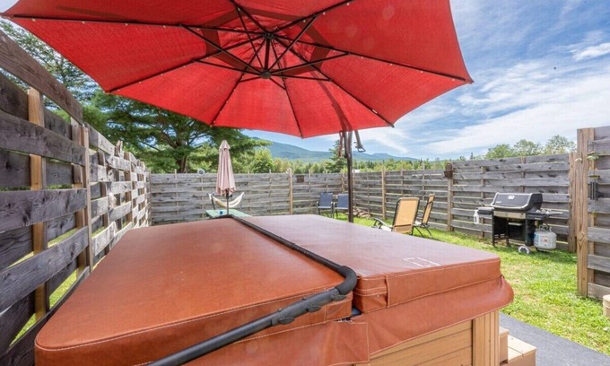 Twin Mountain Cabin | Peaceful Cabin Getaway Hot Tub & Mountain Views #5