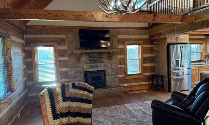 Lancaster Cabin | Peaceful Cabin in the Woods