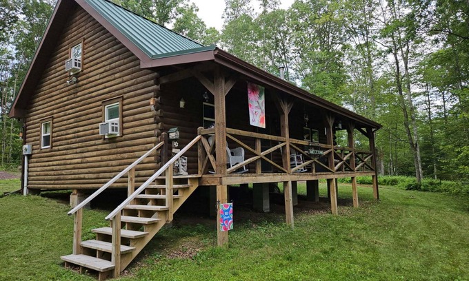 Farrandsville Cabin | Peaceful cabin in tranquil, private woodland