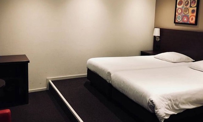 Deventer Hotel | Peaceful Deventer Escape with Breakfast Close to Speelgoedmuseum