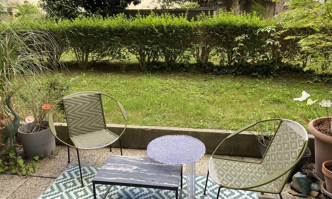 Belleville Apartment | PEACEFUL DUPLEX with Parking & Terrace & 5 bedrooms