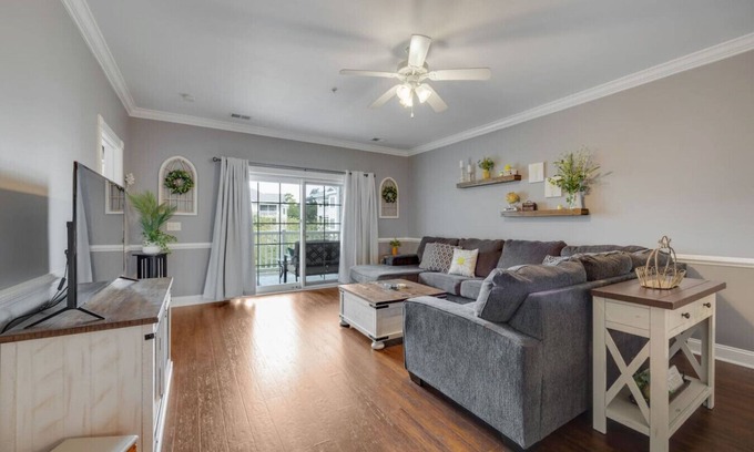Central Myrtle Beach Apartment | Peaceful Easy Feelings
