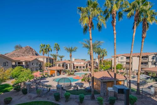 Tempe Apartment | Peaceful Escape - 5 Min to DT - King Bed,WiFi,Park -2041