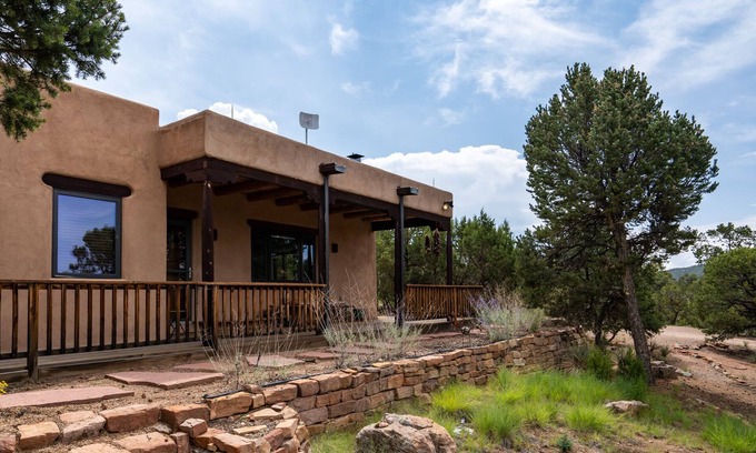 Santa Fe House | Peaceful escape on 4 acres w. trails, patio, fireplace, close to downtown