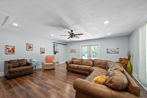 Fairhope House | Peaceful Fairhope Retreat-Large home on 1 acre lot