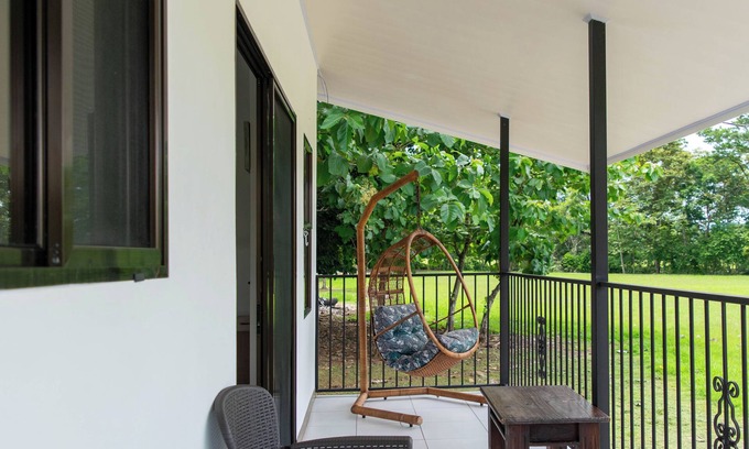 Matapalo House | Peaceful Gateway & Family Home to Enjoy the Nature Near Playa Linda Beach