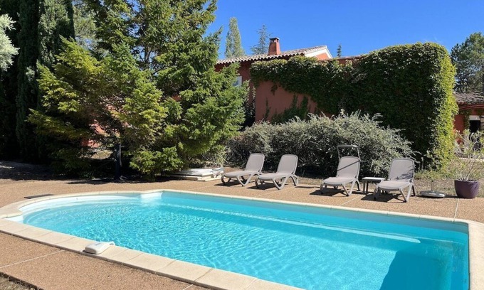 Roussillon Cottage | Peaceful haven for 4 surrounded by vineyards and lavender fields