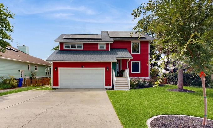 Cordesville House | Peaceful home with expansive views of the Ashley River w/outdoor living space