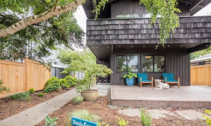 Alki House | Peaceful home w/ hot tub — Steps from the beach!
