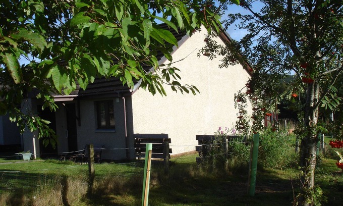 Boat of Garten Cottage | Peaceful home with open views in Cairngorm National Park, Scottish Highlands